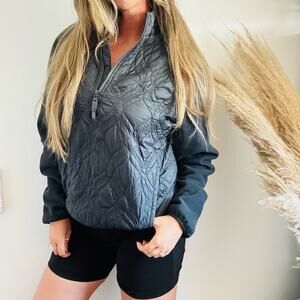 FABLETICS Loft Jacket Quilted Pockets Half Zip Nylon Pullover Gym Sweater S
